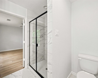 2024 Hampton Street - Photo Thumbnail 13