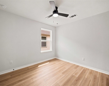 2024 Hampton Street - Photo Thumbnail 15