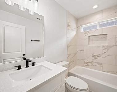 2024 Hampton Street - Photo Thumbnail 14