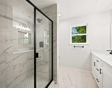 2024 Hampton Street - Photo Thumbnail 12