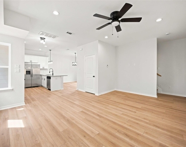 2024 Hampton Street - Photo Thumbnail 8