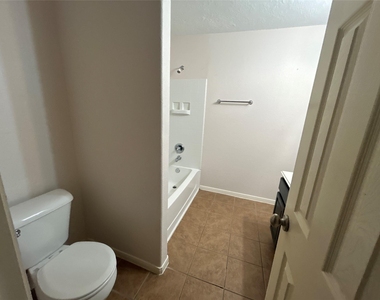 6618 Northridge Trace Lane - Photo Thumbnail 7