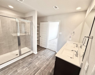 13009 Leisure Cove Drive - Photo Thumbnail 15