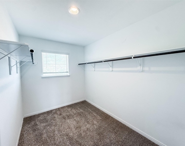 13009 Leisure Cove Drive - Photo Thumbnail 16