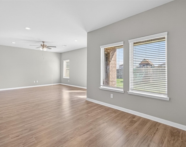 13009 Leisure Cove Drive - Photo Thumbnail 8