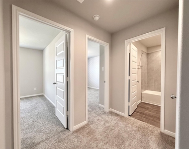 13009 Leisure Cove Drive - Photo Thumbnail 19