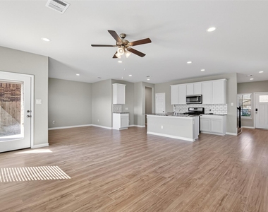 13009 Leisure Cove Drive - Photo Thumbnail 5
