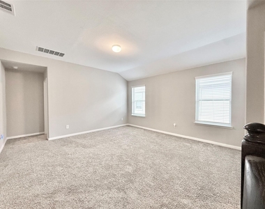 13009 Leisure Cove Drive - Photo Thumbnail 11