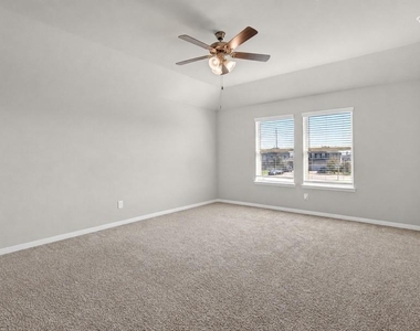 13009 Leisure Cove Drive - Photo Thumbnail 12