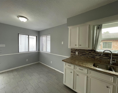 7918 Midland Forest Drive - Photo Thumbnail 12