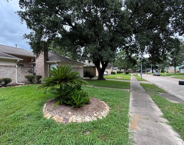 7918 Midland Forest Drive - Photo Thumbnail 7