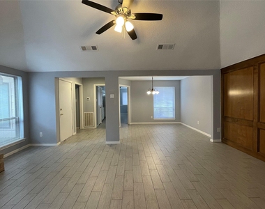 7918 Midland Forest Drive - Photo Thumbnail 20