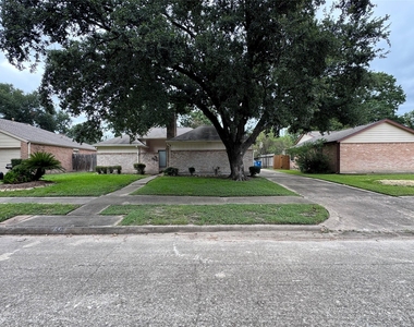 7918 Midland Forest Drive - Photo Thumbnail 8
