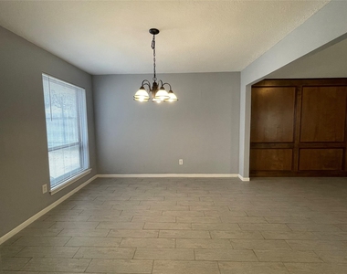 7918 Midland Forest Drive - Photo Thumbnail 10