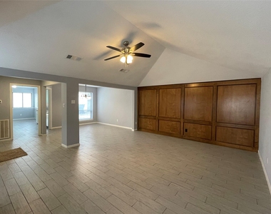 7918 Midland Forest Drive - Photo Thumbnail 9