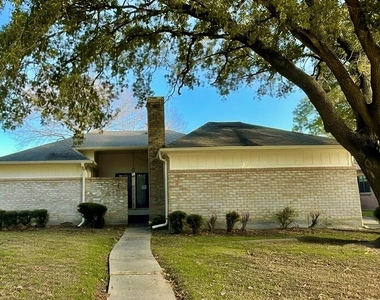 7918 Midland Forest Drive - Photo Thumbnail 3