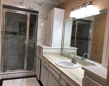 2606 N Woodloch Street - Photo Thumbnail 18