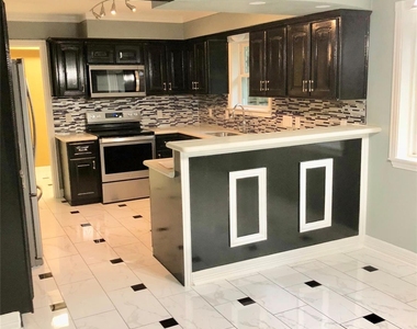 2606 N Woodloch Street - Photo Thumbnail 7