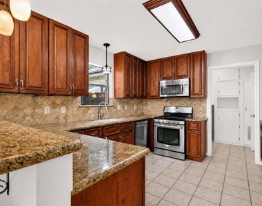 7019 Wyoma Trail - Photo Thumbnail 9