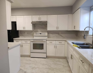 9901 Sharpcrest Street - Photo Thumbnail 6