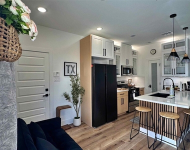 4609 Bricker Street - Photo Thumbnail 3