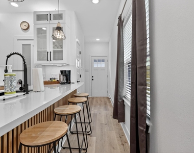 4609 Bricker Street - Photo Thumbnail 4