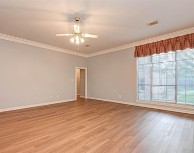 4502 Devonshire Street - Photo Thumbnail 7