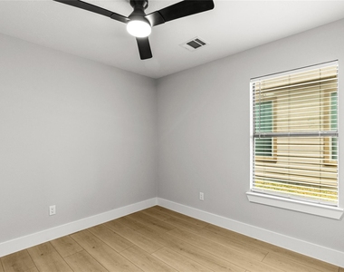 4439 N Vineyard Meadow Lane - Photo Thumbnail 12