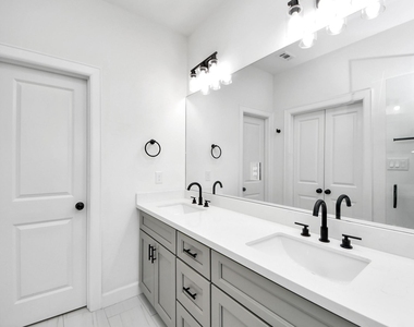 8316 Corinth Street - Photo Thumbnail 16