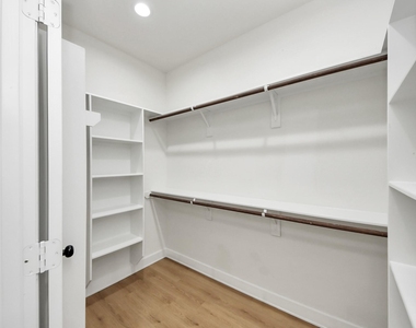 8316 Corinth Street - Photo Thumbnail 17