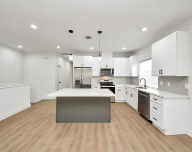 8316 Corinth Street - Photo Thumbnail 6