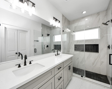 8316 Corinth Street - Photo Thumbnail 14