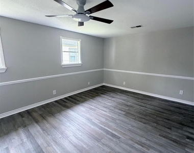 3421 Colorado Avenue - Photo Thumbnail 16