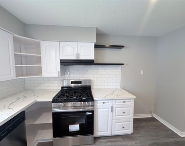 3421 Colorado Avenue - Photo Thumbnail 9