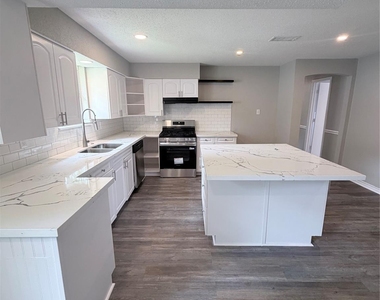 3421 Colorado Avenue - Photo Thumbnail 11