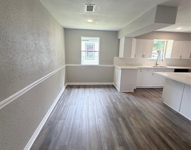 3421 Colorado Avenue - Photo Thumbnail 13