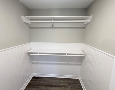 3421 Colorado Avenue - Photo Thumbnail 23