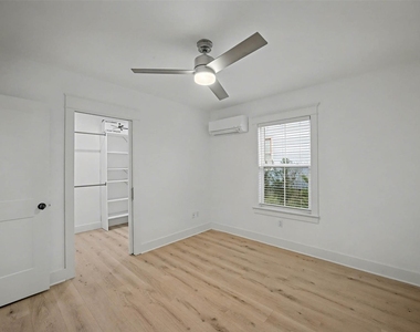 2817 Avenue Q - Photo Thumbnail 7