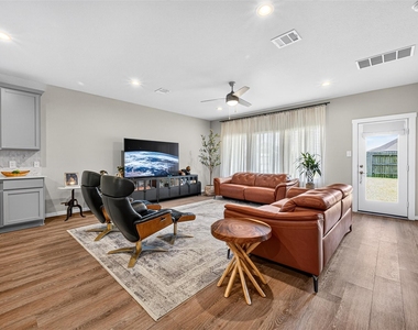 13528 Bonita Island Way - Photo Thumbnail 3