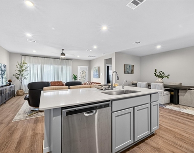 13528 Bonita Island Way - Photo Thumbnail 12