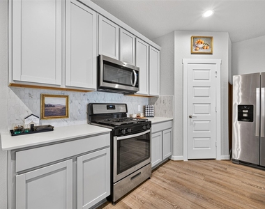 13528 Bonita Island Way - Photo Thumbnail 6