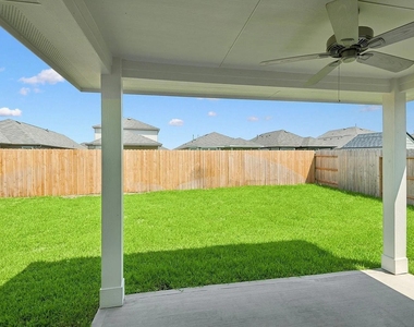 5823 Sunkissed Drive - Photo Thumbnail 2