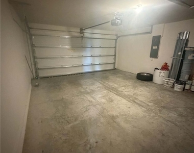 513 Ella Jean Place - Photo Thumbnail 4