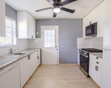 511 Guyer Street - Photo Thumbnail 6
