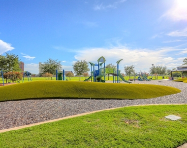 511 Guyer Street - Photo Thumbnail 17