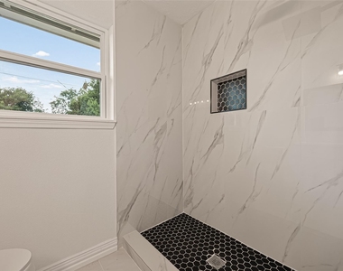 11434 Sharpview Drive - Photo Thumbnail 6
