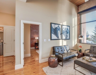 222 West - Photo Thumbnail 18