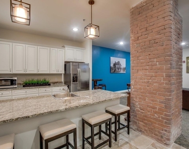 222 West - Photo Thumbnail 26