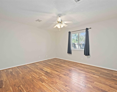 9809 Condor Drive - Photo Thumbnail 10