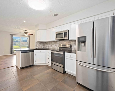 9809 Condor Drive - Photo Thumbnail 3
